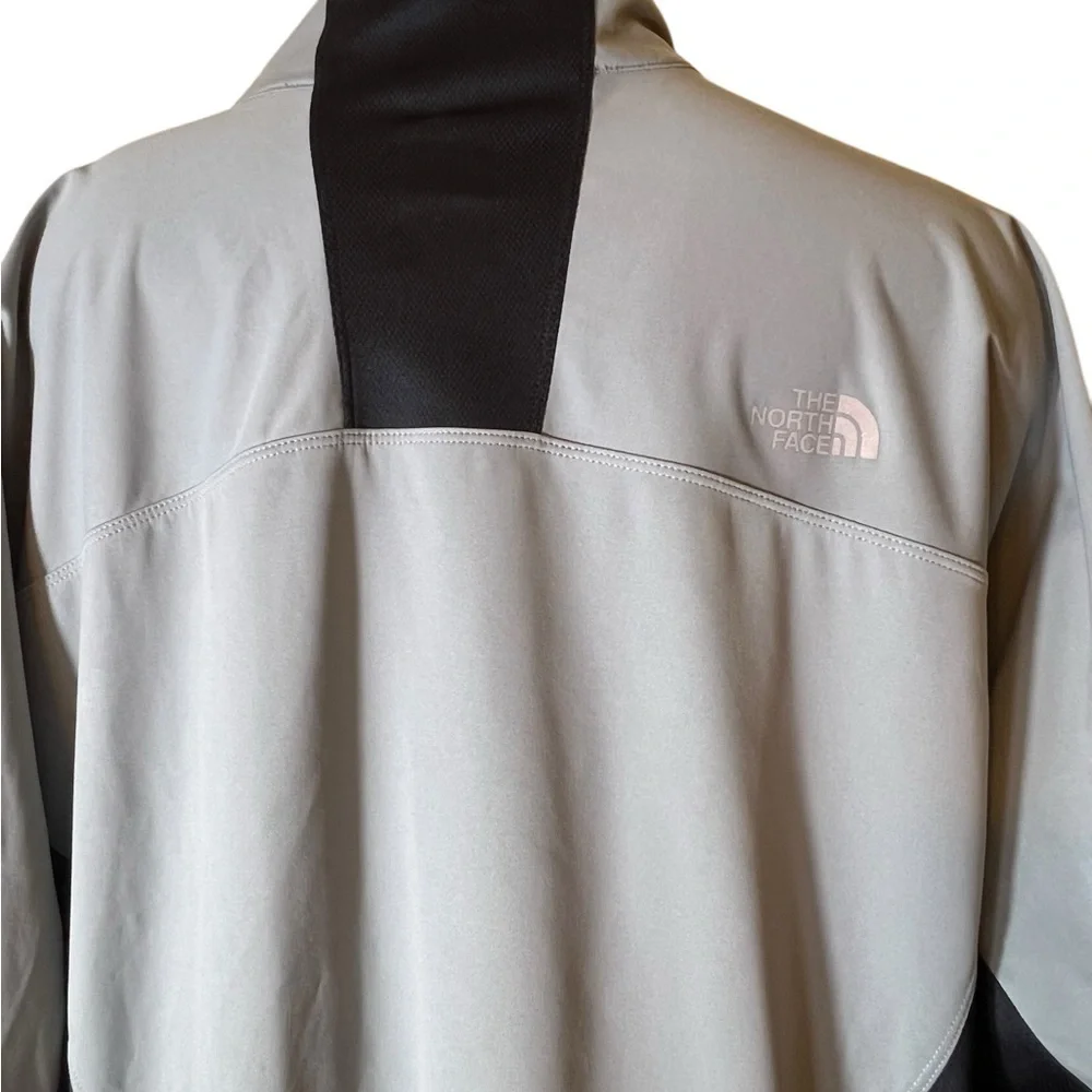 The North Face Gray and Black Jacket for men size XXL/TTG